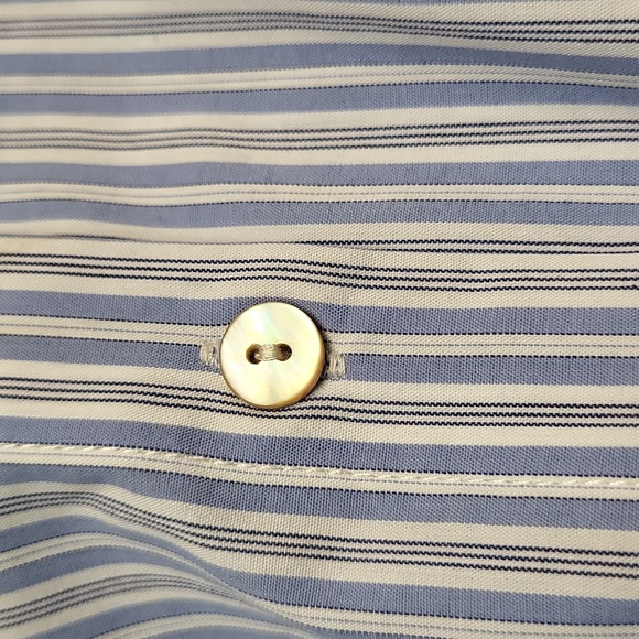 NWT Blue Blossom Button Up Dress Shirt. - Picture 6 of 8